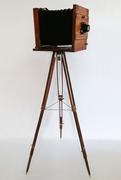 Фотокамера со штативом Фотокамера со штативом