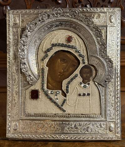 Икона "Богоматерь Казанская". Конец XVIII века. Прорезной серебряный оклад