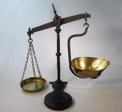 Весы коромысельные. Западная Европа. Начало XX века.