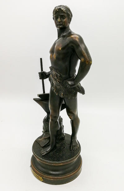 Скульптура "Труд". Автор Maurice Constant, бронза, Франция, начало XX века