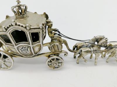 Миниатюра из серебра "Королевская карета". Западная Европа, Начало XX века. Серебро 835*, Вес 66,4 гр.