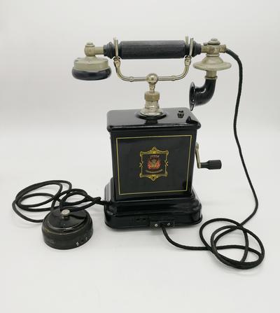 Аппарат телефонный "JYDSK". Дания 1910-е годы, с индукторным вызовом.