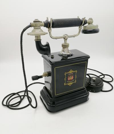 Аппарат телефонный "JYDSK". Дания 1910-е годы, с индукторным вызовом.