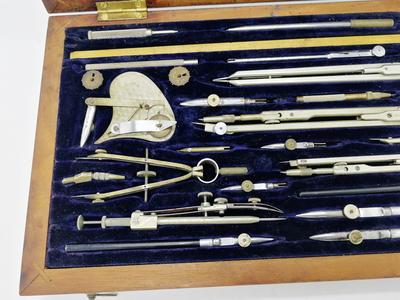 Готовальня "E.O. Richter & Co Pracision". Германия. Начало XX века.