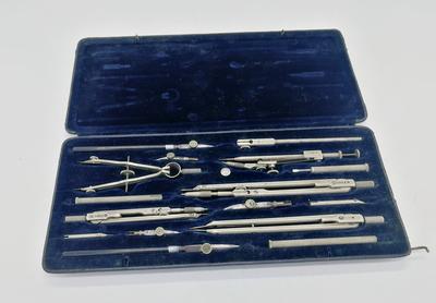 Готовальня "E.O. Richter & Co Pracision". Германия, середина ХХ века.