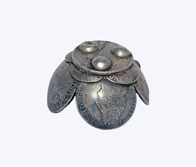 Пепельница из 5 французских монет. Достоинством в 1 экю