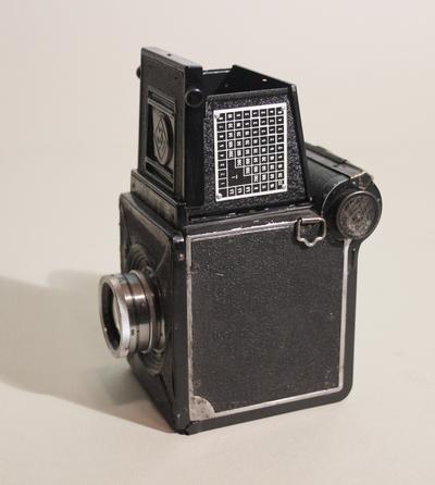 Фотоаппарат "PILOT 6". Одно рефлексная зеркальная фотокамера выпускалась в германии с 1935 по 1941 гг.