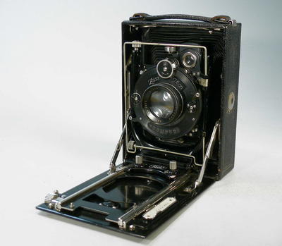 Фотоаппарат "ZEISS IKON". Германия. Начало XX века.