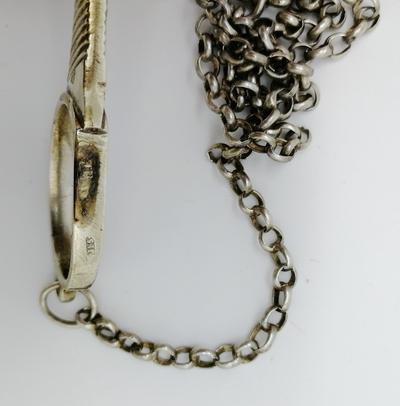 Ножницы с цепочной. Изготовлены в Голландии в 1832 г. Предмет в хорошей сохранности.