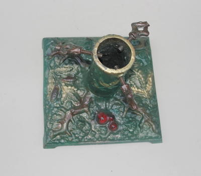 Подставка для рождественской елки. Специальное приспособление для установки новогодней елки.