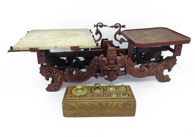 Весы системы Беранже с набором разновесов. Западная Европа, начало XX века