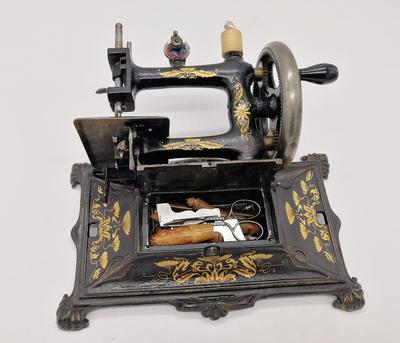 Миниатюрная швейная машинка. Bremer &amp; Br&amp;#252;ckmann, Германия, конец XIX в.