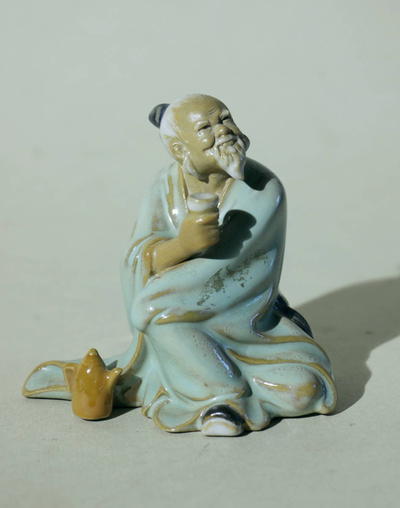 Статуэтка "Старик с чашей". Китай. Вторая половина ХХ века.