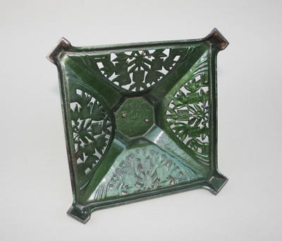 Подставка для рождественской елки. Специальное приспособление для установки новогодней елки.