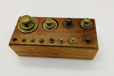 Коромысловые весы. Англия, вторая половина XVIII - первая половина XIX вв.