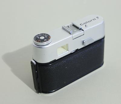 Фотоаппарат &quot;Zeiss ikon COLORA F&quot;. Colora, Colora F — серия дальномерных фотоаппаратов. Производилась с 1960 года по 1965 год.