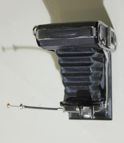 Фотоаппарат "Zeiss Ikon Ikonta". Складная пленочная фотокамера, производилась компанией Zeiss Ikon в 1930-ые годы .