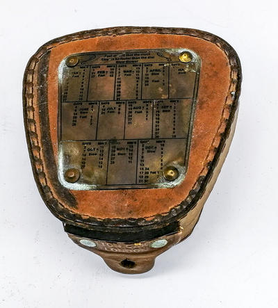 Солнечные часы-компас с футляром. Англия, вторая половина XIX века