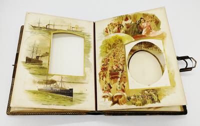 Викторианский альбом для фотографий с музыкальным механизмом. Англия. Конец XIX - начало XX вв..