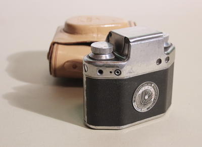 Фотоаппарат &quot;BOLSEY MODEL C&quot;. Двухобъективная пленочная фотокамера, производилась компанией Bolsey (США) с 1950 года по 1956 год.