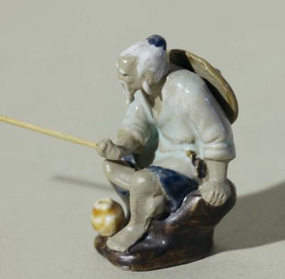 Статуэтка "Рыбак". Китай. Вторая половина ХХ века.