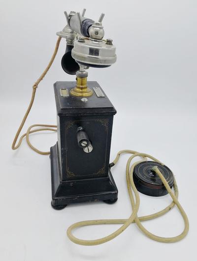 Аппарат телефонный "L.M. Ericsson &amp; Co". Швеция, модель 1895 года