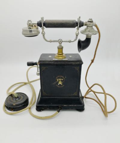 Аппарат телефонный "L.M. Ericsson &amp; Co". Швеция, модель 1895 года
