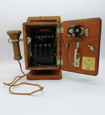Телефон настенный "Bell Telephone". Бельгия. Модель образца 1895 года