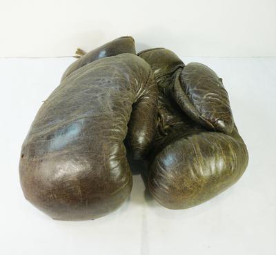 Перчатки боксерские. Англия. Фирма "Frank Bryan". 1920-1930-е годы.