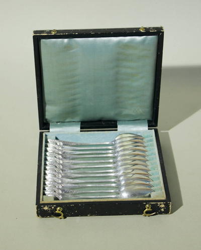 Набор чайных ложек. Серебро 800° Голландия. Конец XIX века.